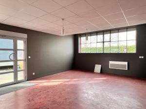 LOCAUX A VENDRE - 705 m² - GERZAT