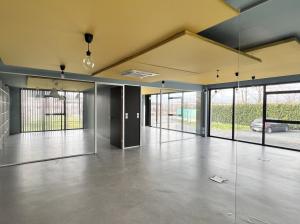 LOCAUX A VENDRE - 705 m² - GERZAT