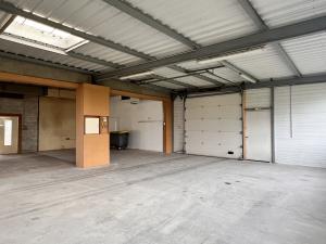 LOCAUX A VENDRE - 705 m² - GERZAT